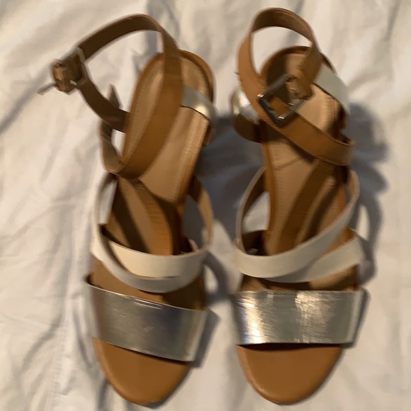 Summer sandals size 8 - Picture 2 of 3